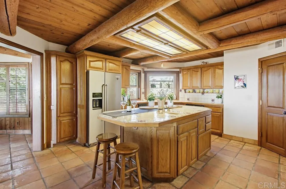 https://cdn.realtyfeed.com/cdn/127/306748401/1bb2f084e54822bd882126d16a30ec7c.webp