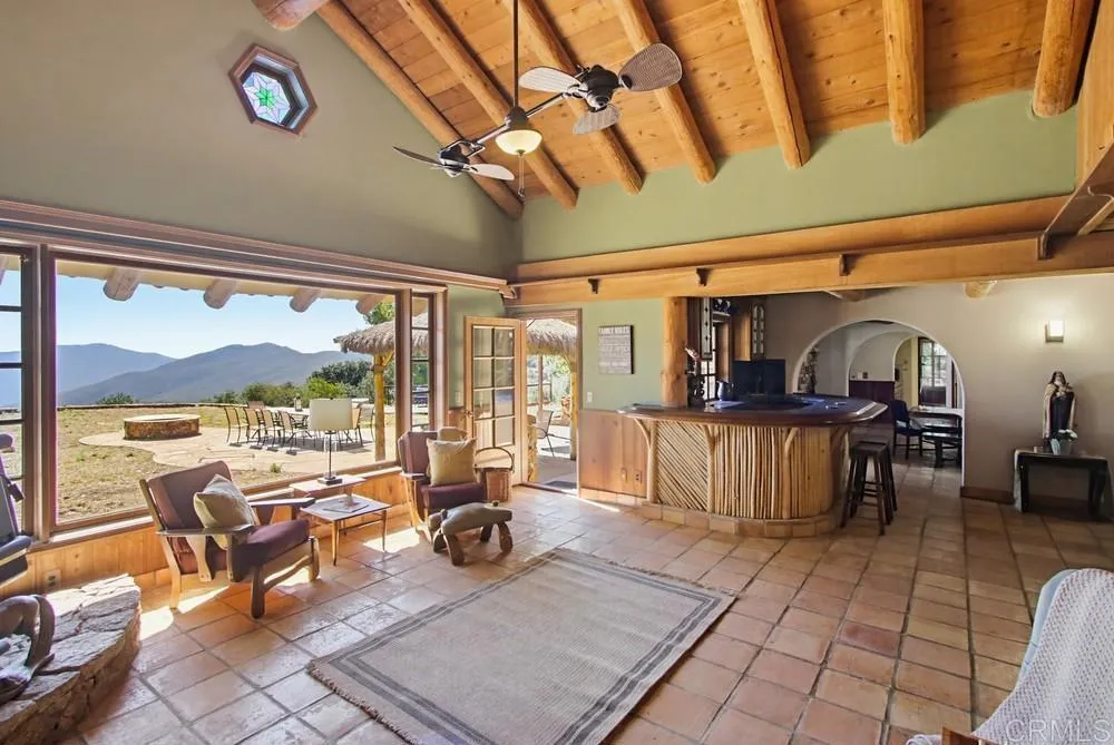 https://cdn.realtyfeed.com/cdn/127/306748401/1c9b65dfec0ee91df37fa6f67f3dfde1.webp