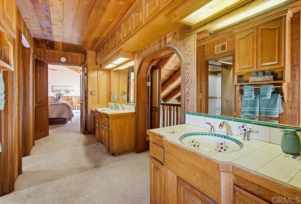 https://cdn.realtyfeed.com/cdn/127/306748401/2b8f913cfe18abd8a352dc323462e1b7.webp