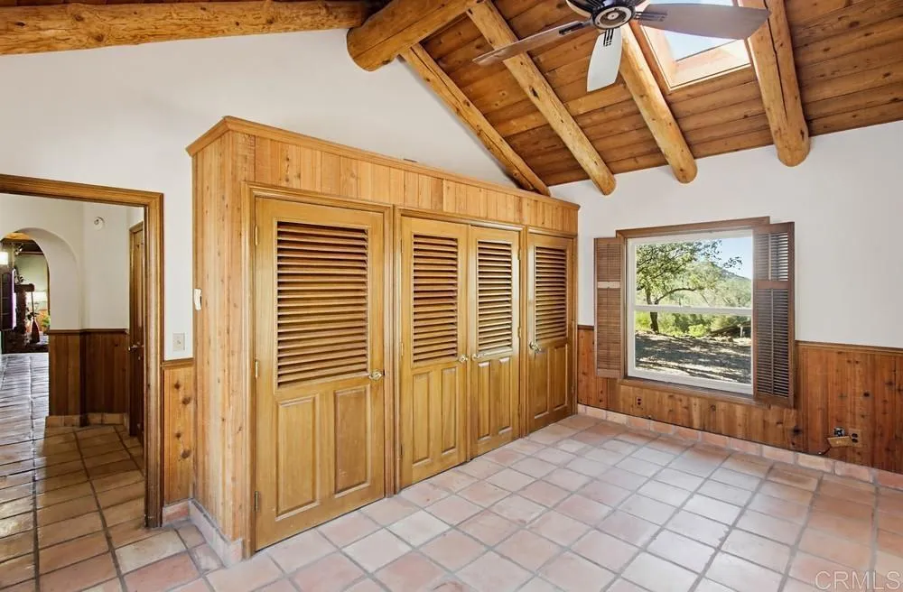 https://cdn.realtyfeed.com/cdn/127/306748401/b48308d4cfa8f2aafab1e0cafcfd495a.webp