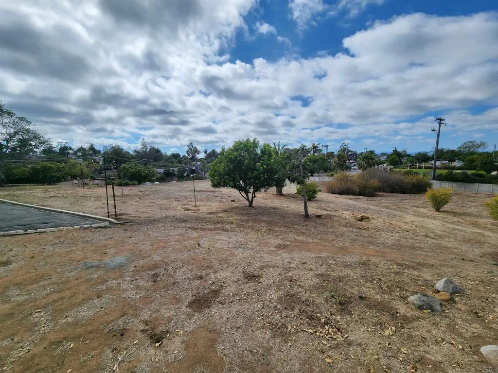 https://cdn.realtyfeed.com/cdn/127/306748413/ed6f7d80918afbb3247b1918c0deae46.webp