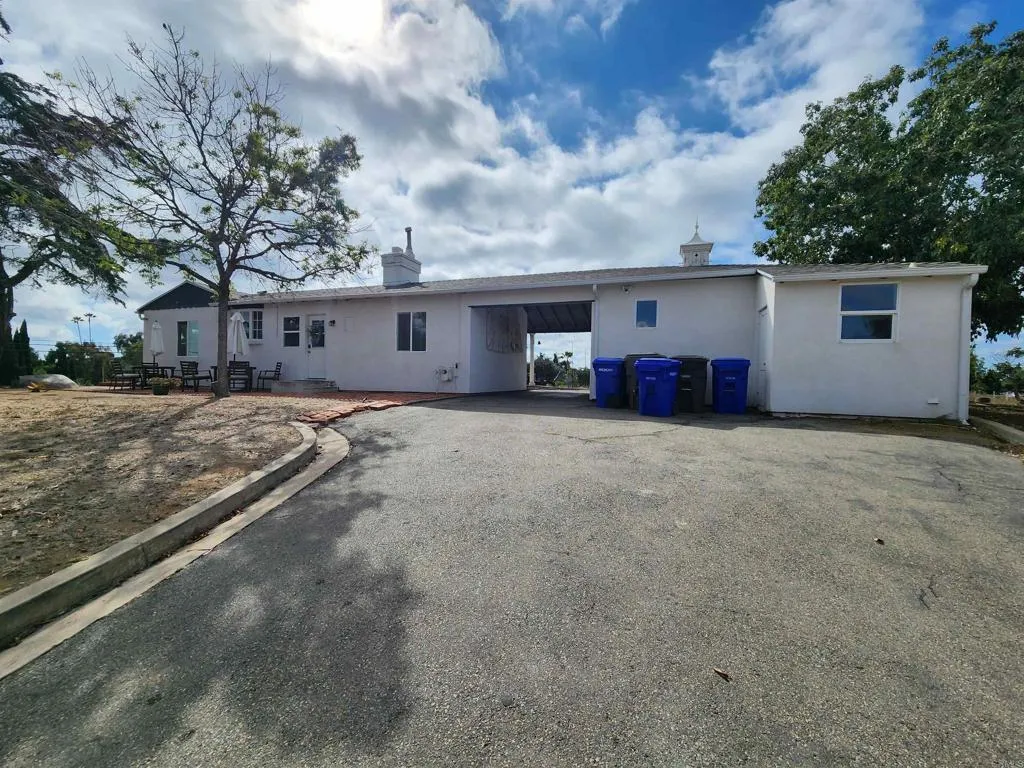 1060 Crest View Dr, Vista, CA 92081 - Photo 5 of 66, Vista, CA