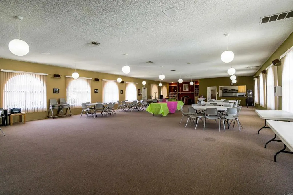 https://cdn.realtyfeed.com/cdn/127/306748448/08c937daeb0547c11613d5489ee57b85.webp