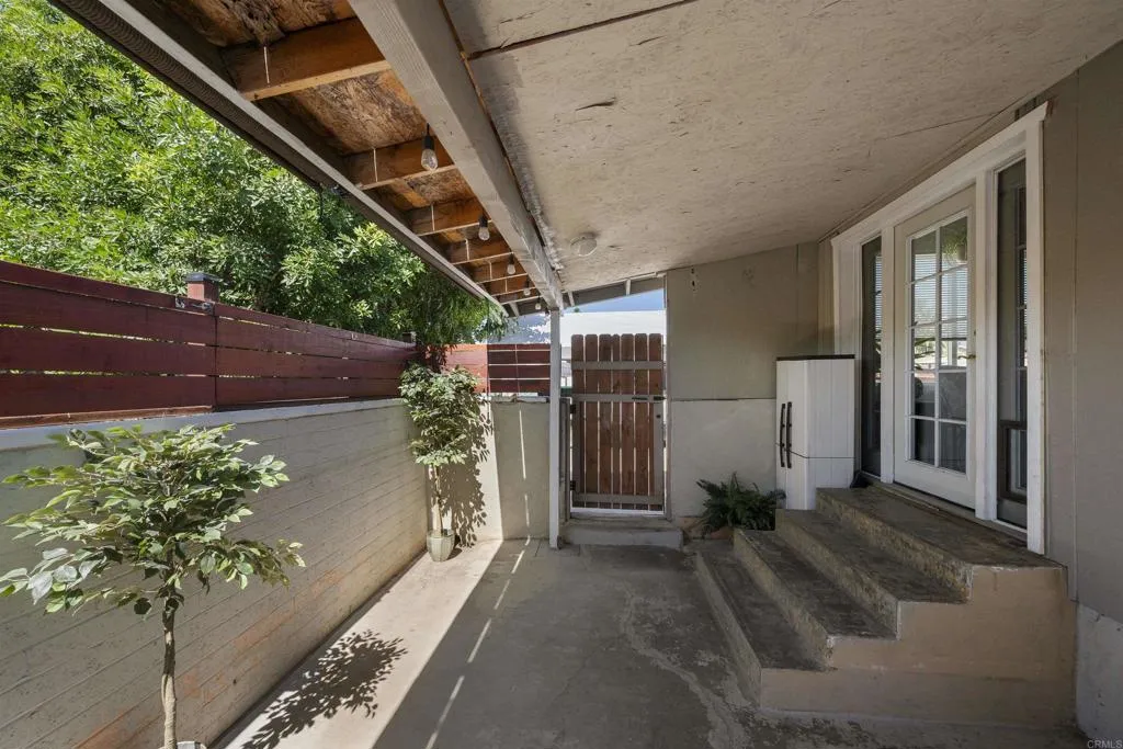 https://cdn.realtyfeed.com/cdn/127/306748463/43d7a9ddcd5253aa9a7c7deede6ad6c2.webp