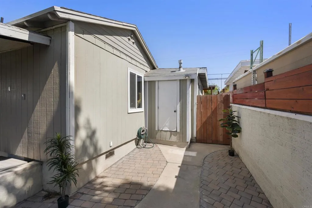 https://cdn.realtyfeed.com/cdn/127/306748463/ab2f7e14115008b0c25daf35eb3d574b.webp