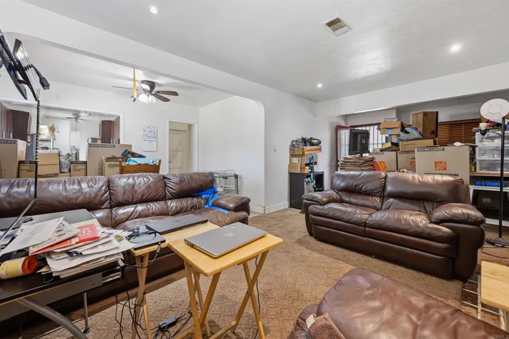 https://cdn.realtyfeed.com/cdn/127/306748492/a4c5d8fc6873615772d68df8db2ef4ce.webp