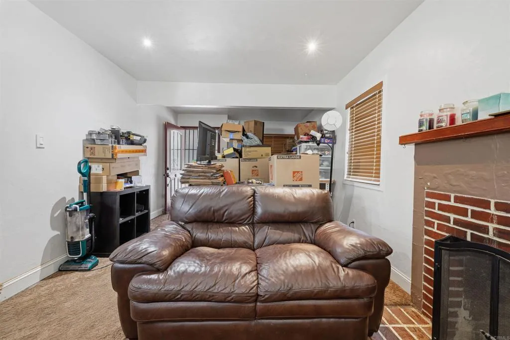 https://cdn.realtyfeed.com/cdn/127/306748492/a5468cfb7523d57a2939631d99c2dad2.webp