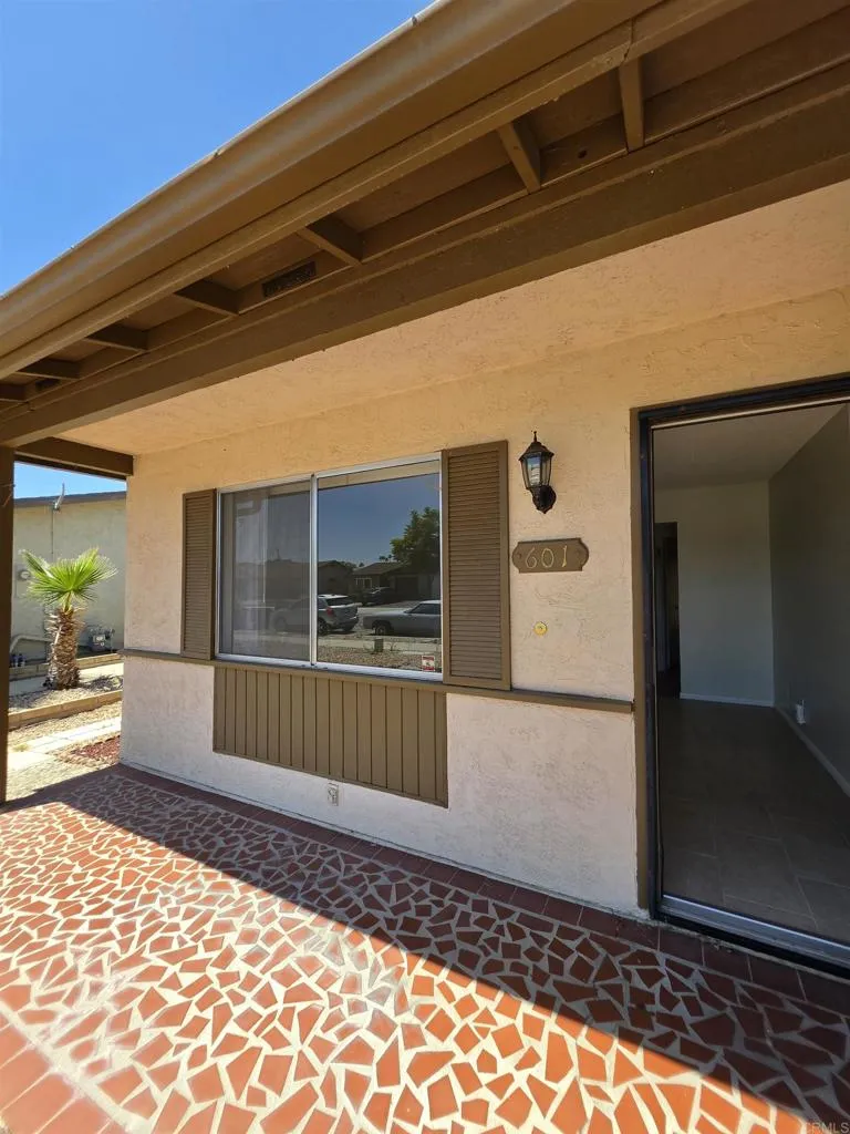 601 Corona Street, Hemet, CA 92545 - Photo 4 of 29, Hemet, CA