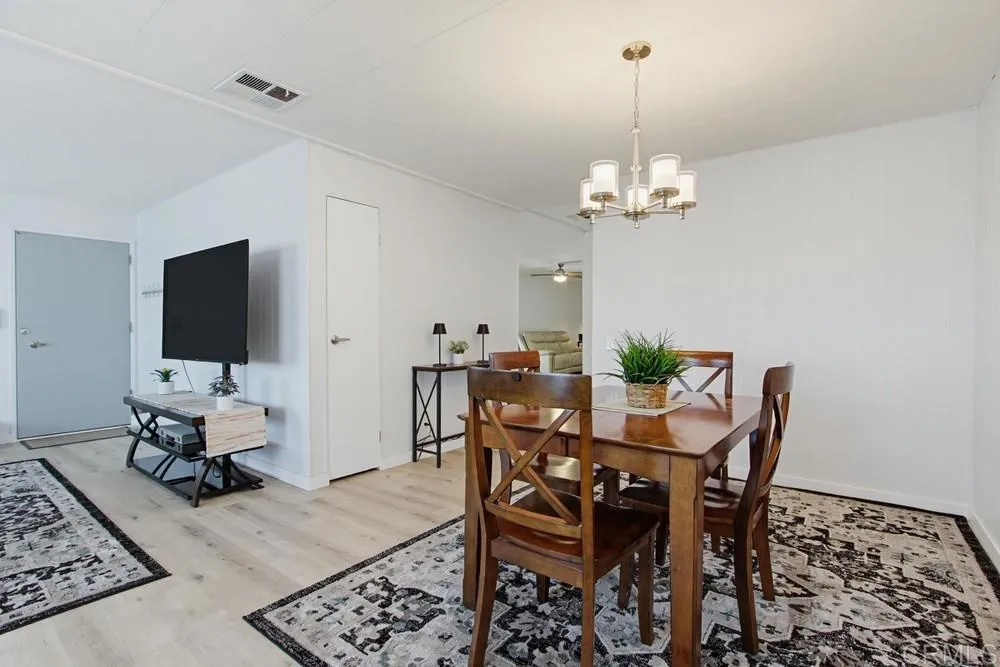 https://cdn.realtyfeed.com/cdn/127/306748592/22c9a069b6bd17e454aa0649d34911b9.webp