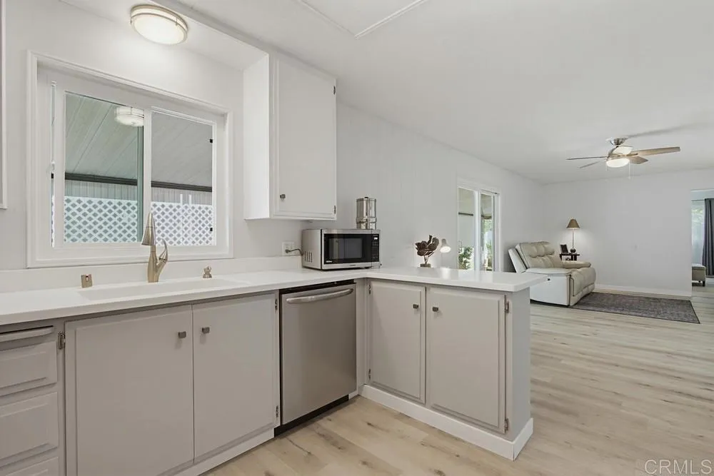 https://cdn.realtyfeed.com/cdn/127/306748592/8ee368665c5211866d7b85ec85788708.webp