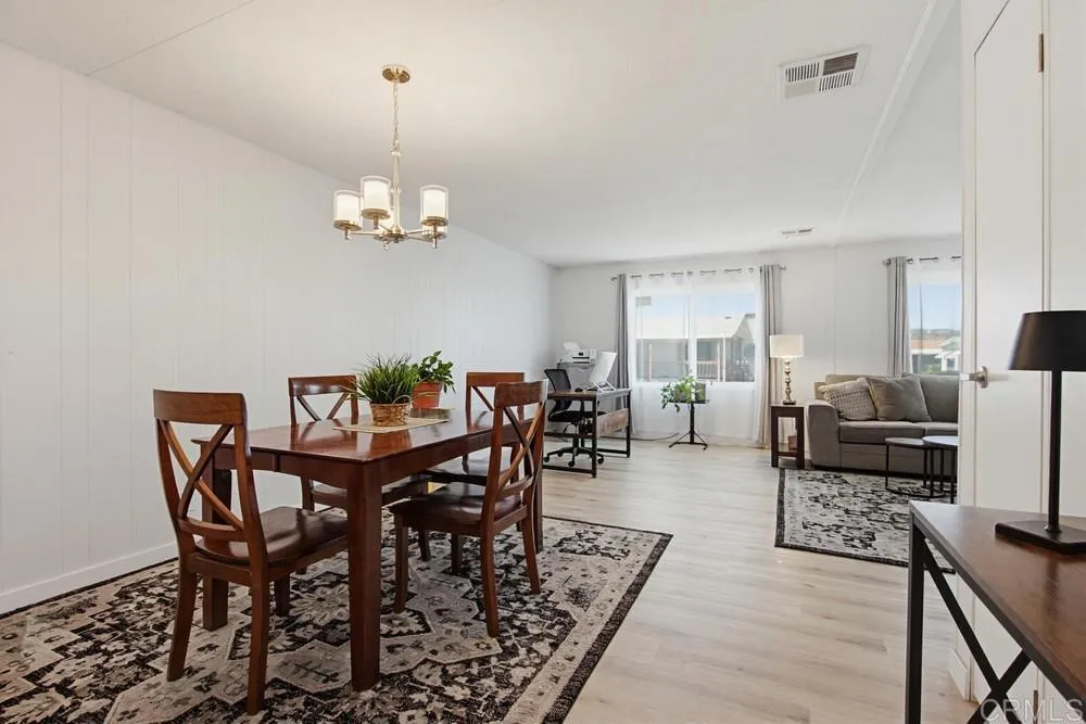 https://cdn.realtyfeed.com/cdn/127/306748592/ab0eb9f6234422c4181b29a97c0a081e.webp