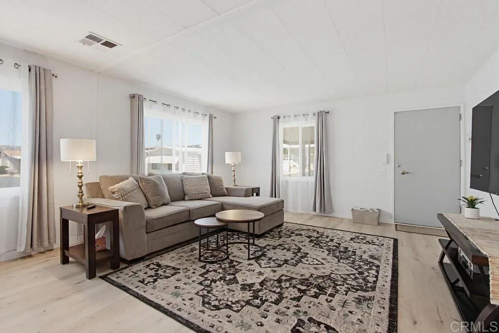 https://cdn.realtyfeed.com/cdn/127/306748592/c4db8a699350c80373e437a6eeac0afb.webp