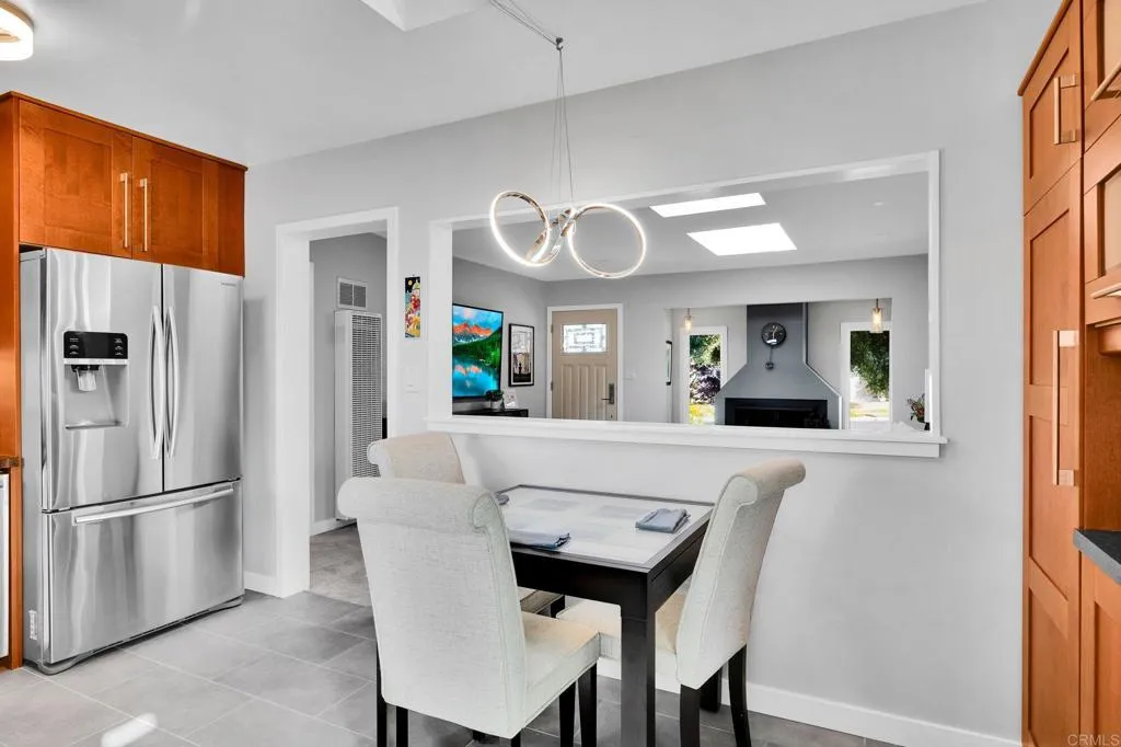 https://cdn.realtyfeed.com/cdn/127/306748623/b16913c44a76015038d0376bc1342fff.webp