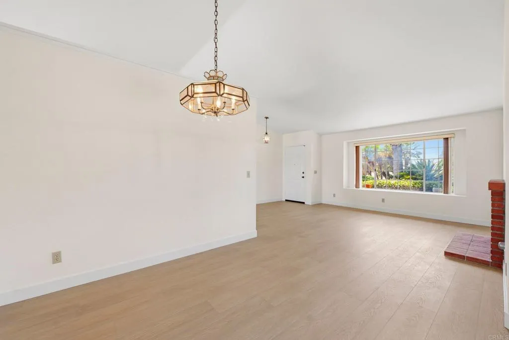 https://cdn.realtyfeed.com/cdn/127/306748674/1f043dfed3d75429e6c26494b385588e.webp