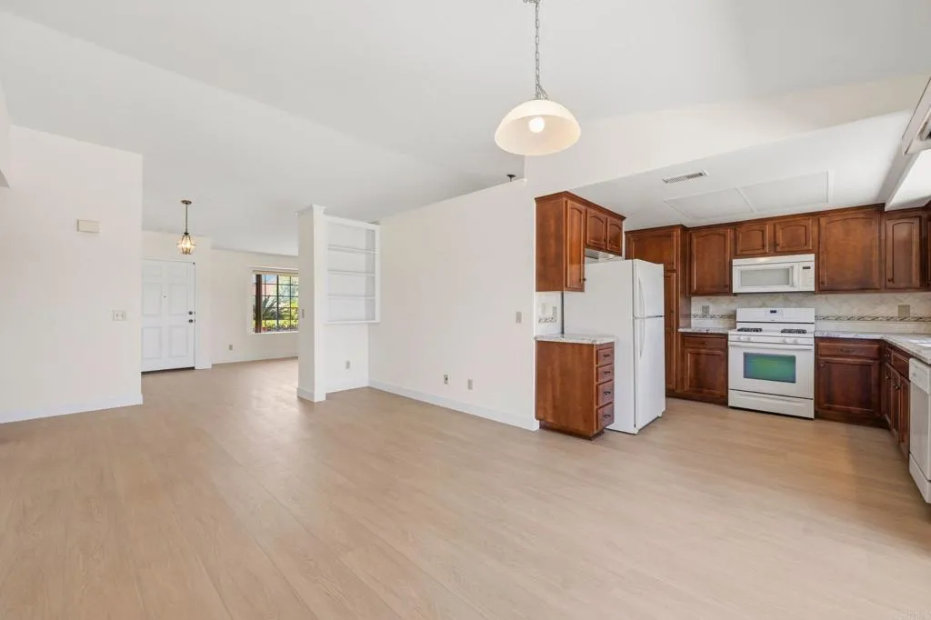 https://cdn.realtyfeed.com/cdn/127/306748674/372dac06ffb7083dca4b8a3de3f6ab2a.webp