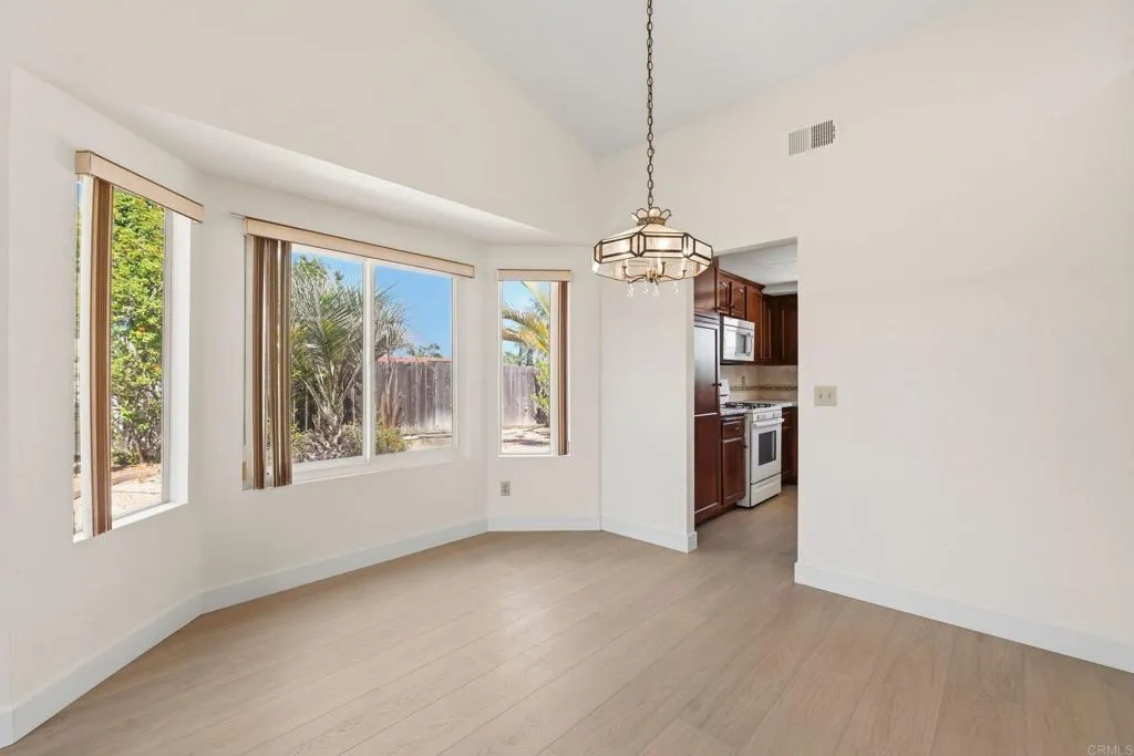 https://cdn.realtyfeed.com/cdn/127/306748674/4ac8aef2473e234d0584c88ee4e47741.webp