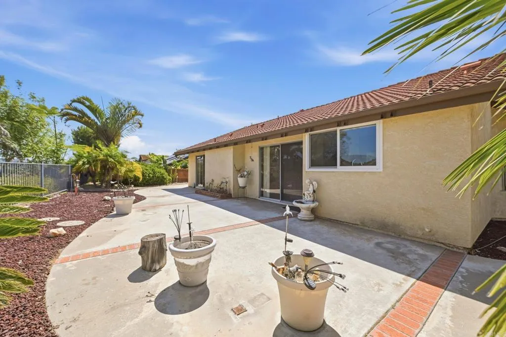 https://cdn.realtyfeed.com/cdn/127/306748674/5ad8d6e482a609c51152b2375cb56519.webp