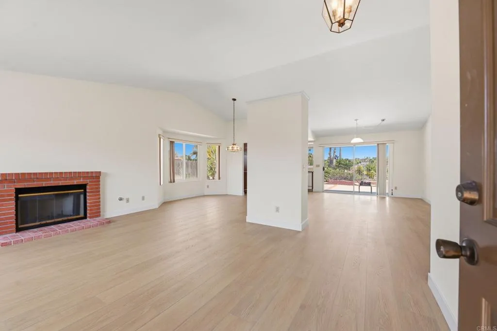 https://cdn.realtyfeed.com/cdn/127/306748674/795e2b82d21043d967e0588d226f6ed5.webp