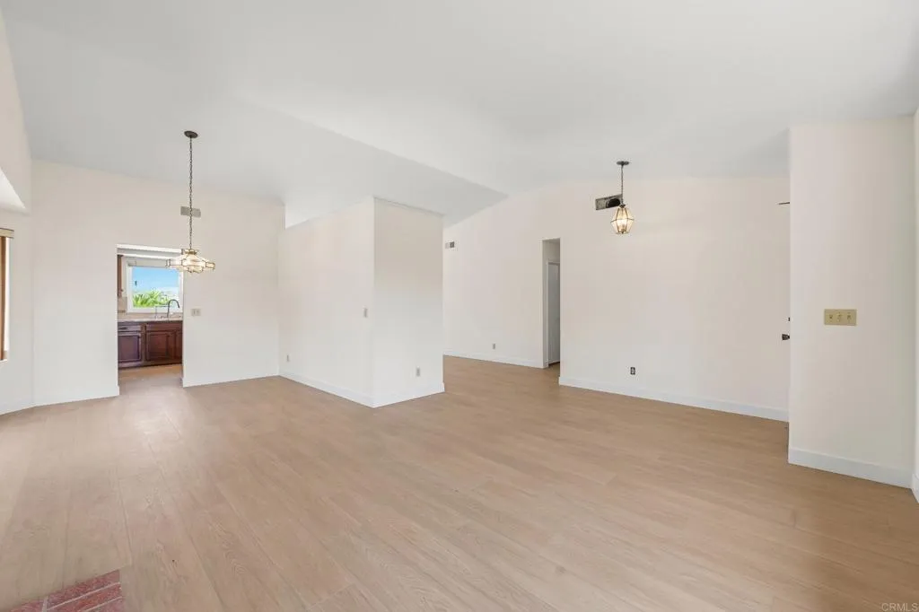 https://cdn.realtyfeed.com/cdn/127/306748674/8e6529f29591c18fb43053448322f656.webp