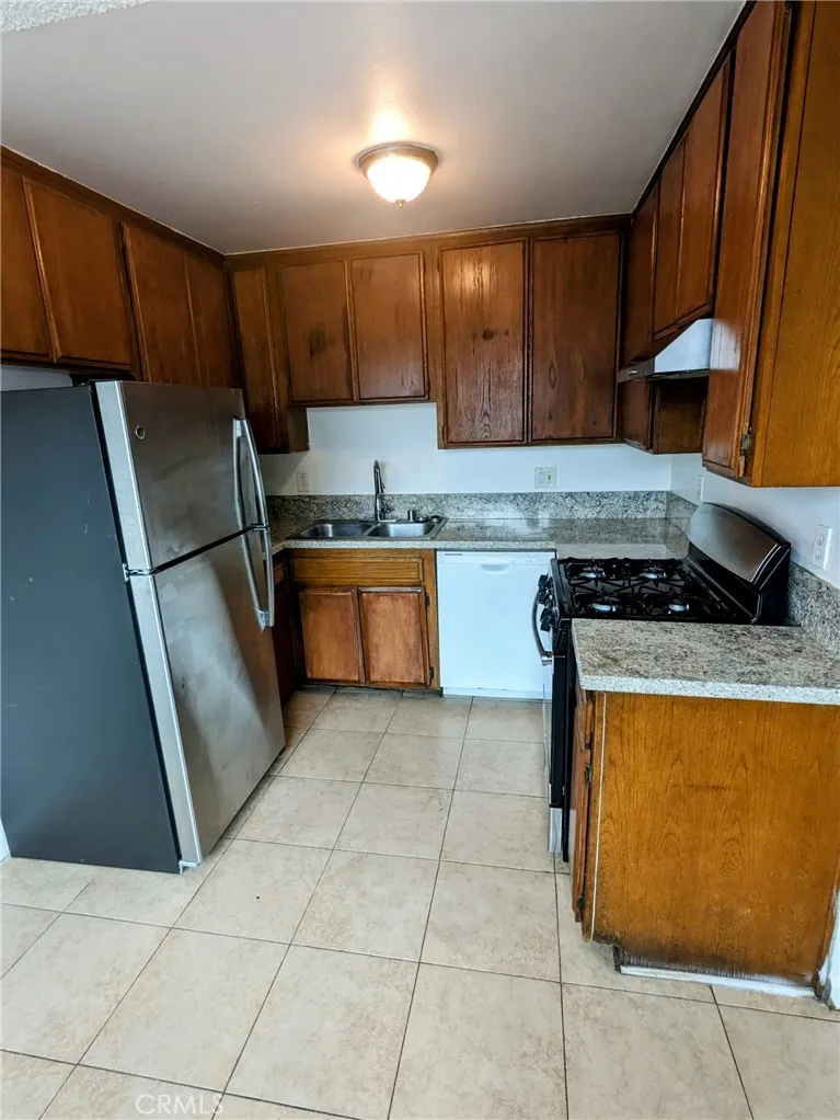 1620 W 209th Street Unit 3, Torrance, CA 90501 - Photo 3 of 18, Torrance, CA