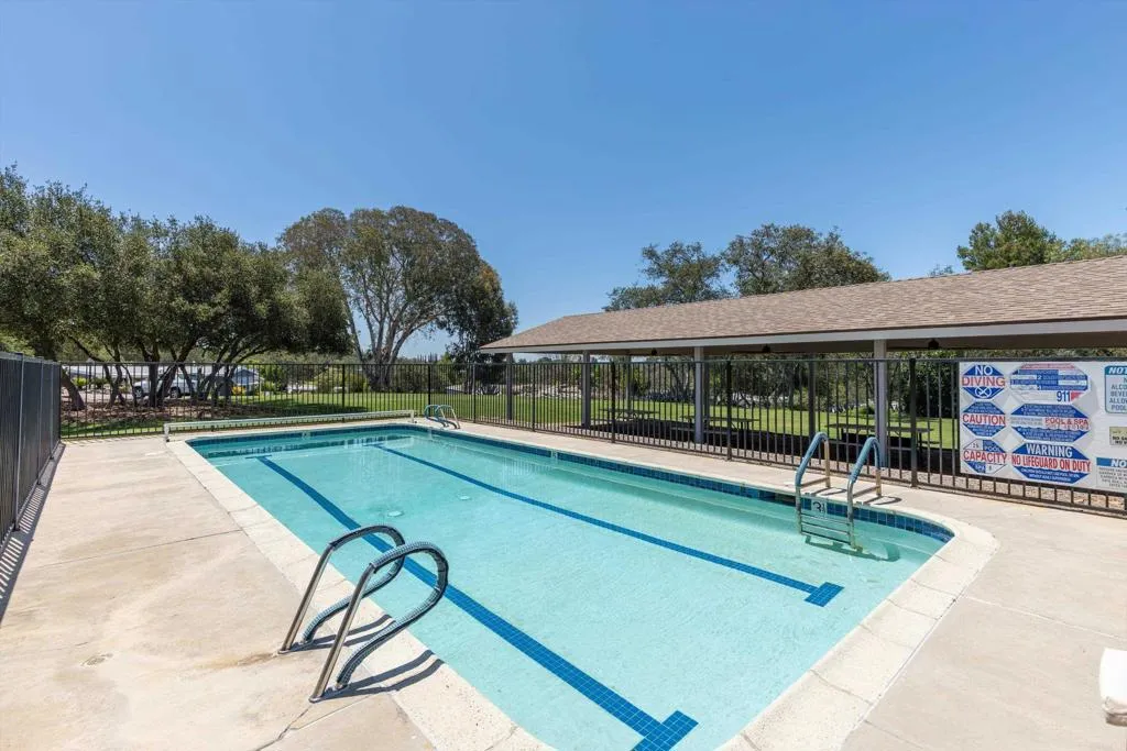 https://cdn.realtyfeed.com/cdn/127/306748790/39e8bf2f1a3b644104c39e30b9a7139c.webp