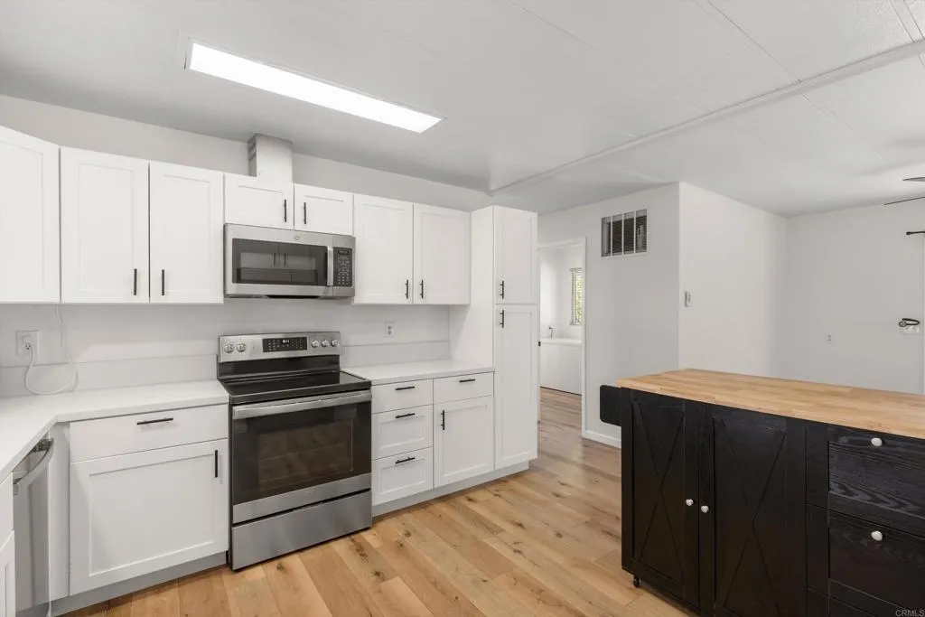 https://cdn.realtyfeed.com/cdn/127/306748790/4ddbb850b2e19b81dd6f8fe87f91c4b5.webp