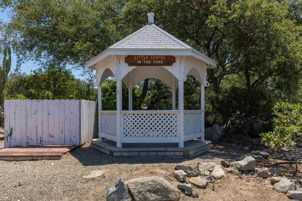 https://cdn.realtyfeed.com/cdn/127/306748790/d1323bbdc7a02a948ff74eb4036b761c.webp
