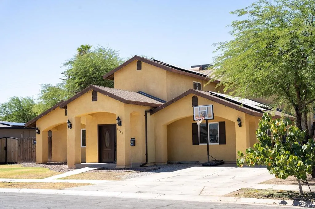 1561 W Heil Avenue, El Centro, CA 92243 - Photo 3 of 31, El Centro, CA