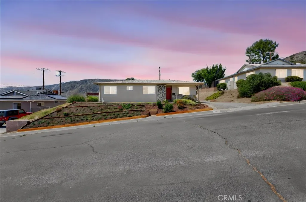 Tujunga, CA 91042
