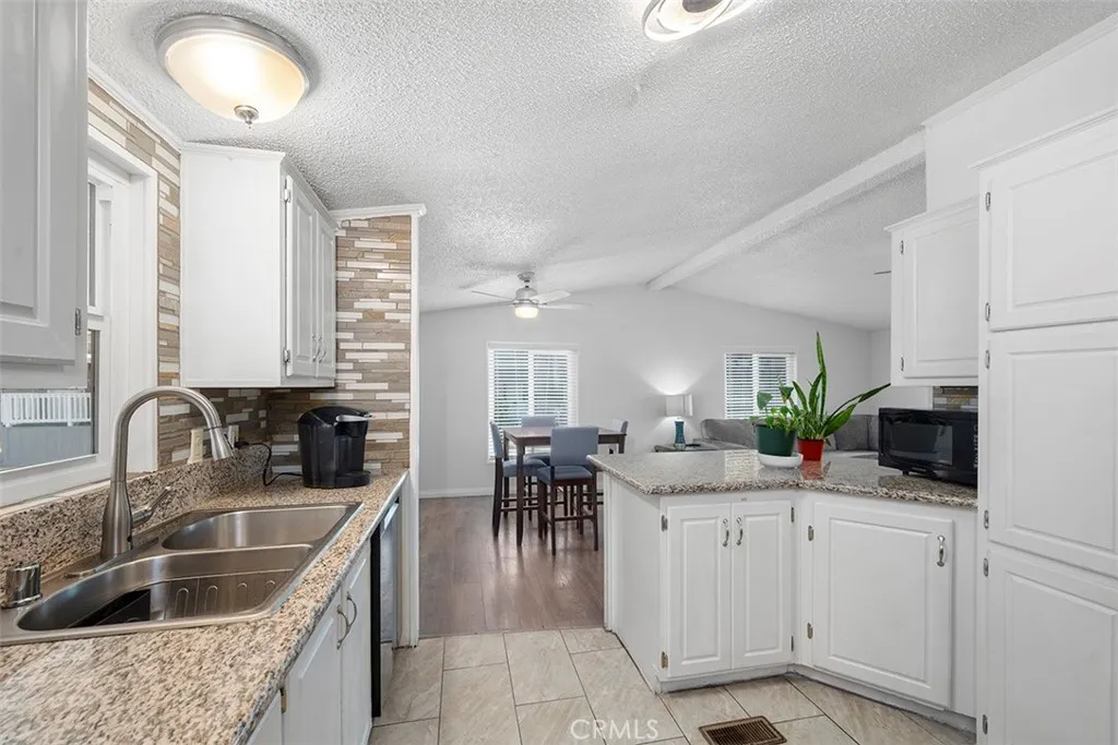 https://cdn.realtyfeed.com/cdn/127/306748872/4ff2b782e448138f0fd55cab526e2017.webp