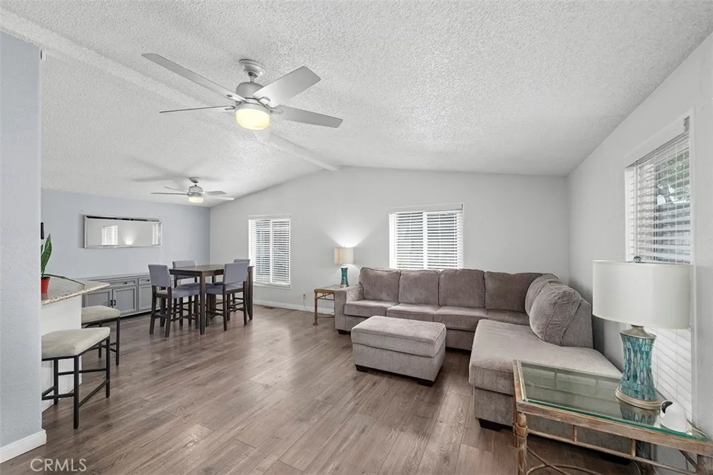 https://cdn.realtyfeed.com/cdn/127/306748872/75f28ab18d188c5834167dabc5c9743e.webp