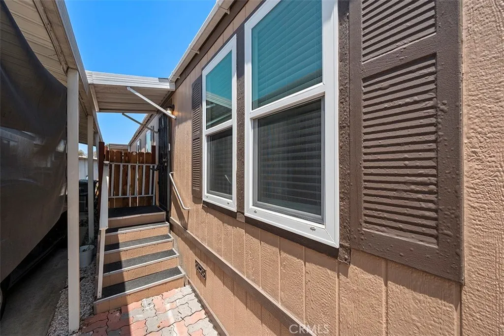 https://cdn.realtyfeed.com/cdn/127/306748872/89fe619b48e7471ab8c80133529d4af5.webp