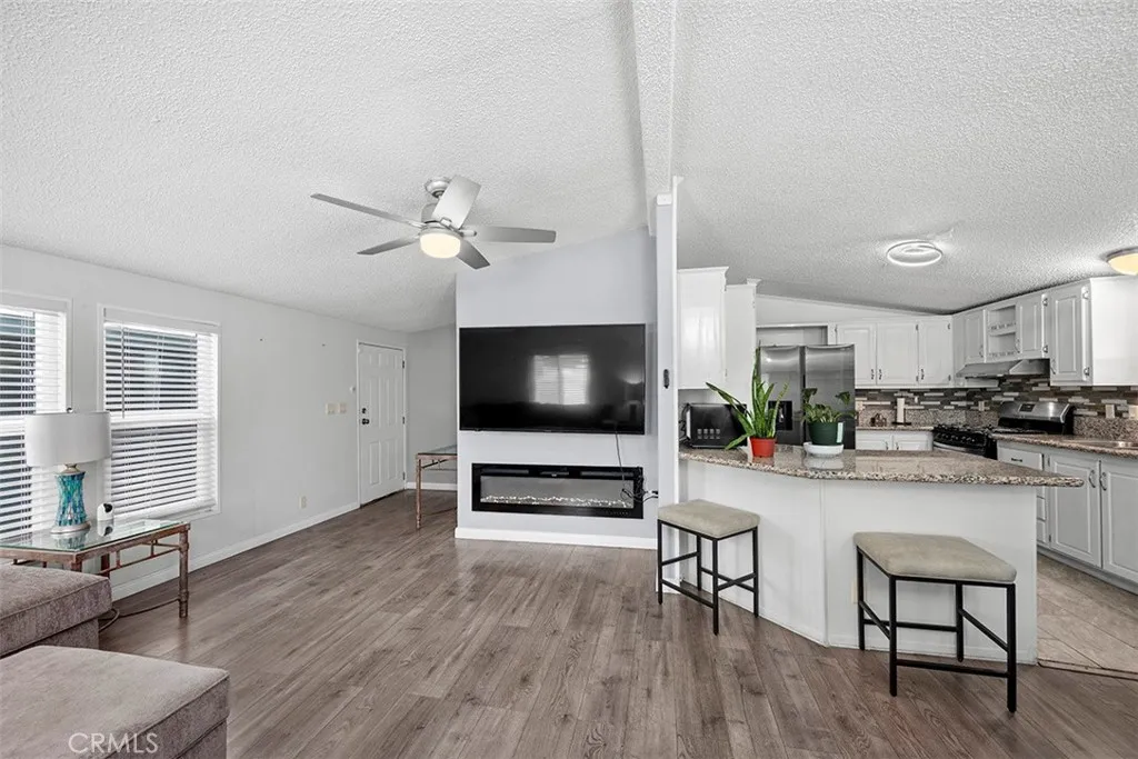 https://cdn.realtyfeed.com/cdn/127/306748872/b81d33b90385e8c9a1d6fced87cb369c.webp