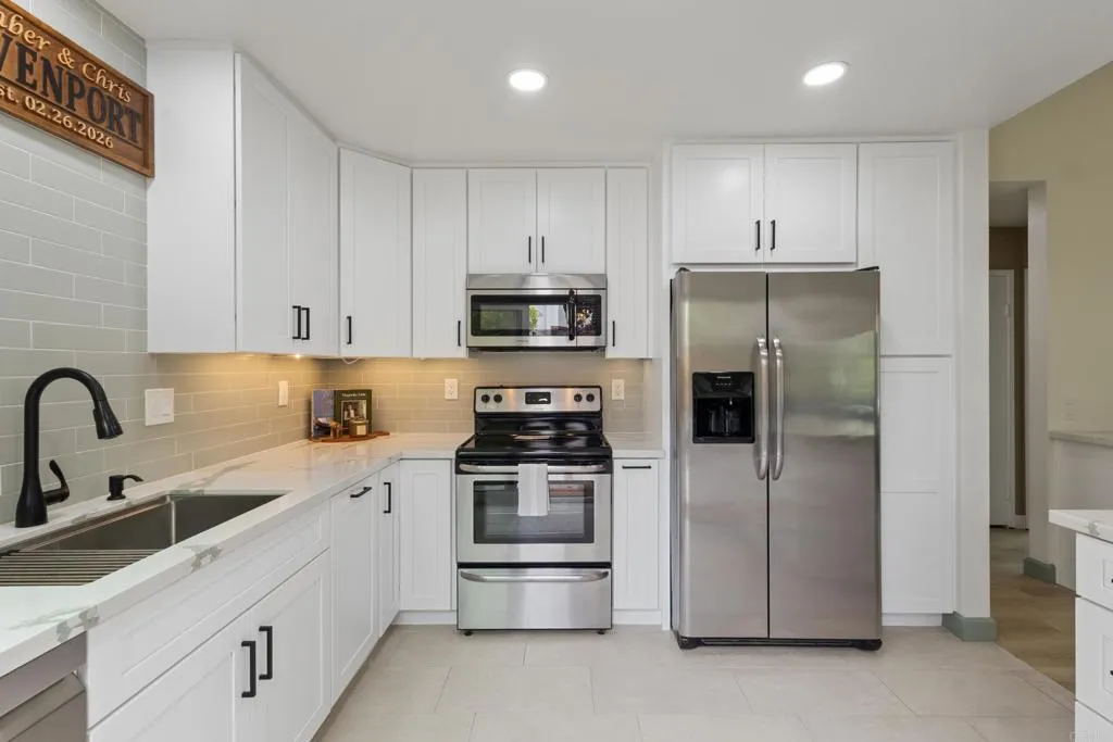 https://cdn.realtyfeed.com/cdn/127/306748877/305a3b97ccc84a199bc23f5f2df1e5e8.webp