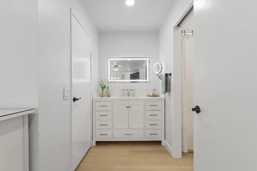 https://cdn.realtyfeed.com/cdn/127/306748877/aae5d649af9bf9f71ca41980d908d809.webp