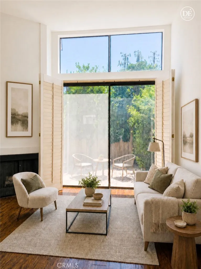 Woodland Hills, CA 91367