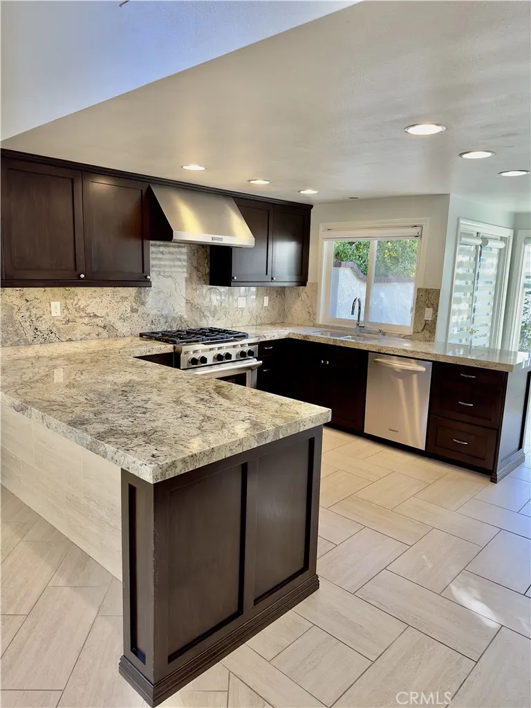 43 Beachcomber Drive, Corona del Mar, CA 92625 - Photo 4 of 15, Corona Del Mar, CA