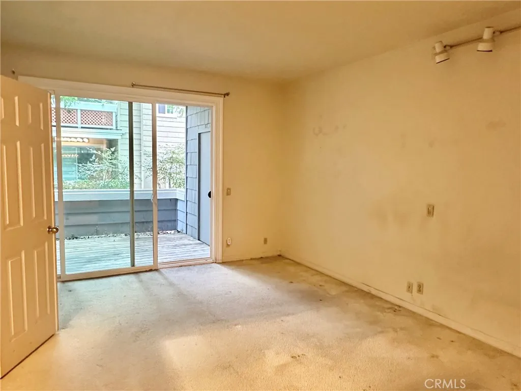 19342 Sunray Lane Unit 104, Huntington Beach, CA 92648 - Photo 5 of 19, Huntington Beach, CA