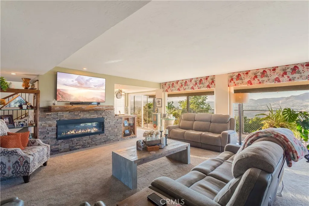 https://cdn.realtyfeed.com/cdn/127/306748980/fe67e1d1d361e1755a7e12e859f7f681.webp