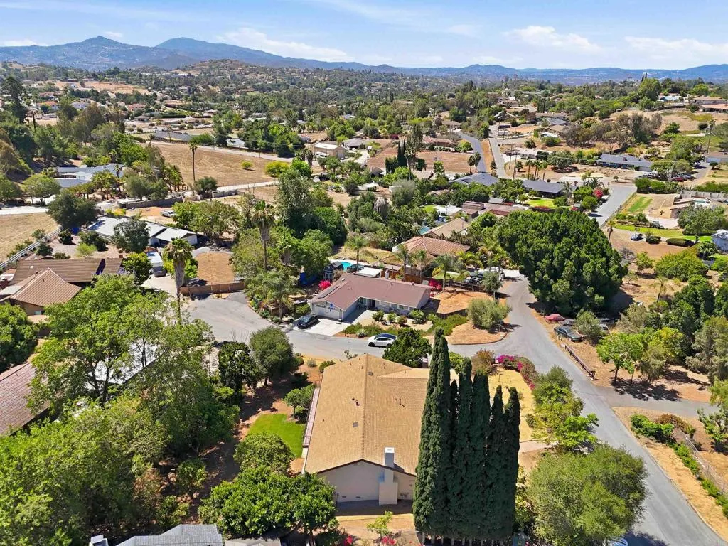 https://cdn.realtyfeed.com/cdn/127/306749008/3bda1c9ea99ee29caf899f2855f71732.webp