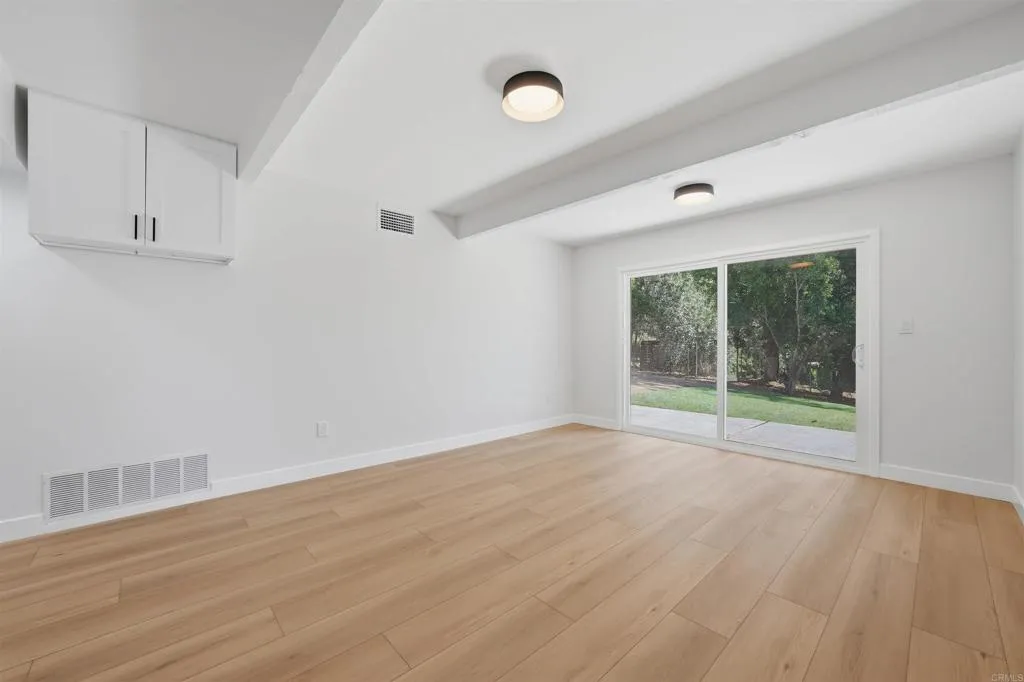 https://cdn.realtyfeed.com/cdn/127/306749008/54f03126c45f41460df113d67f95b4c8.webp
