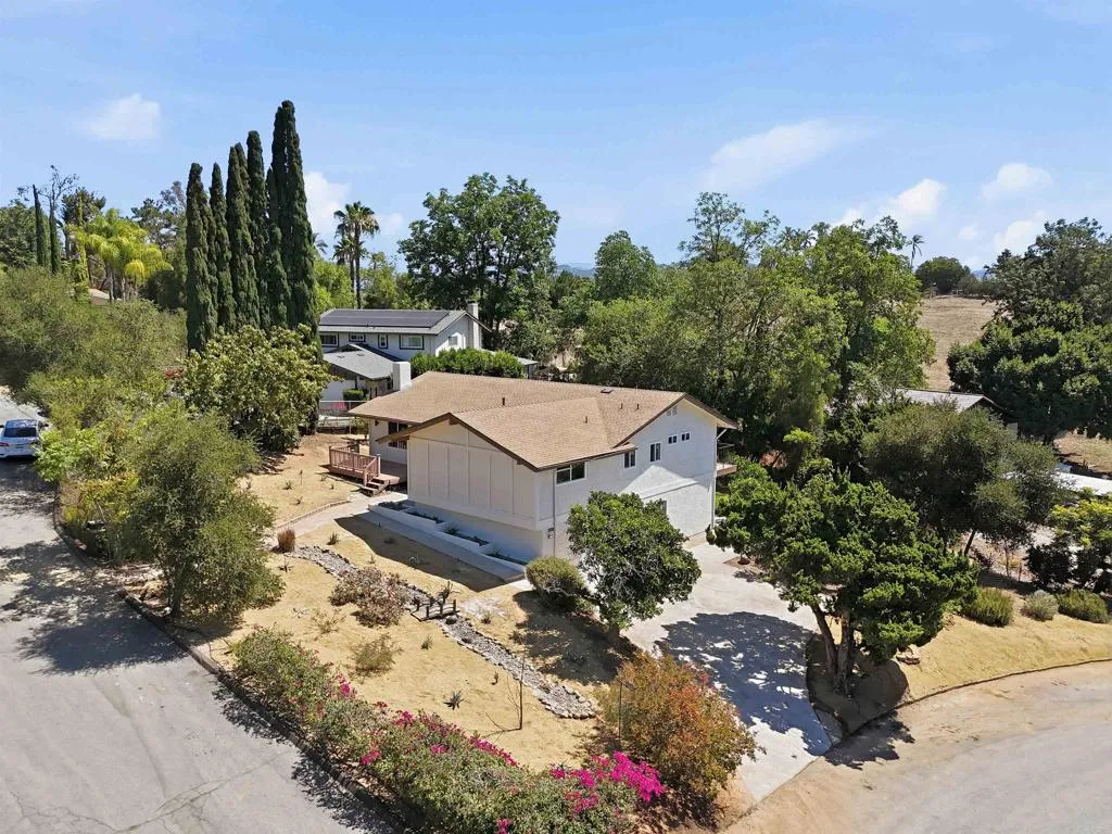 https://cdn.realtyfeed.com/cdn/127/306749008/99a4a51b0089ac18b41e99b3a645ebfc.webp