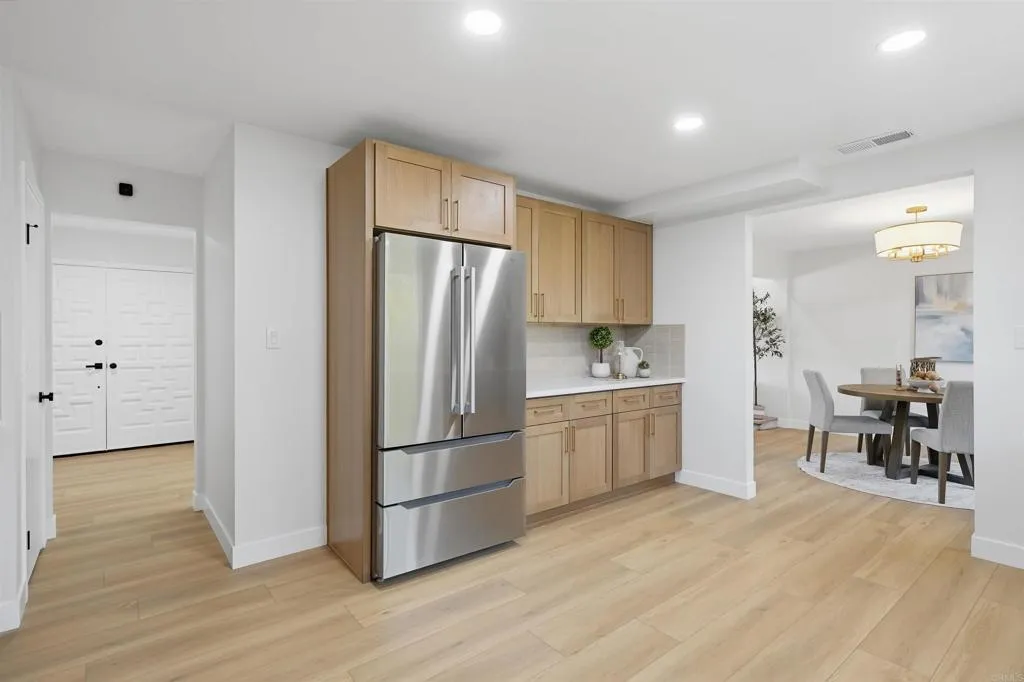 https://cdn.realtyfeed.com/cdn/127/306749008/de2f8f87e924643dac7d169c06ada447.webp