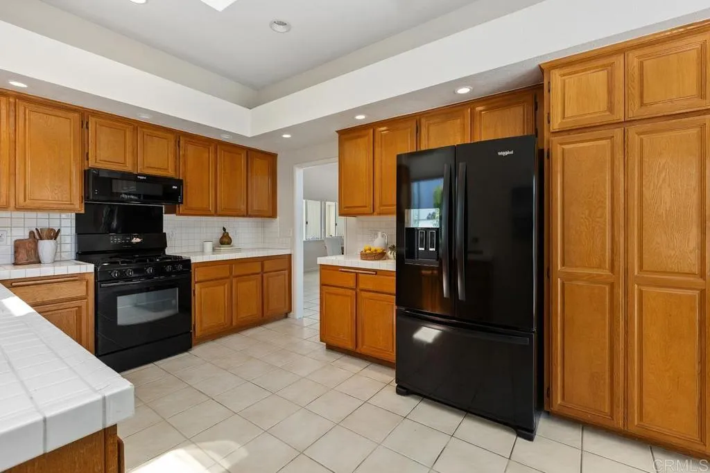 https://cdn.realtyfeed.com/cdn/127/306749079/14d956df3693e3b96cedbc63b20bbd3c.webp