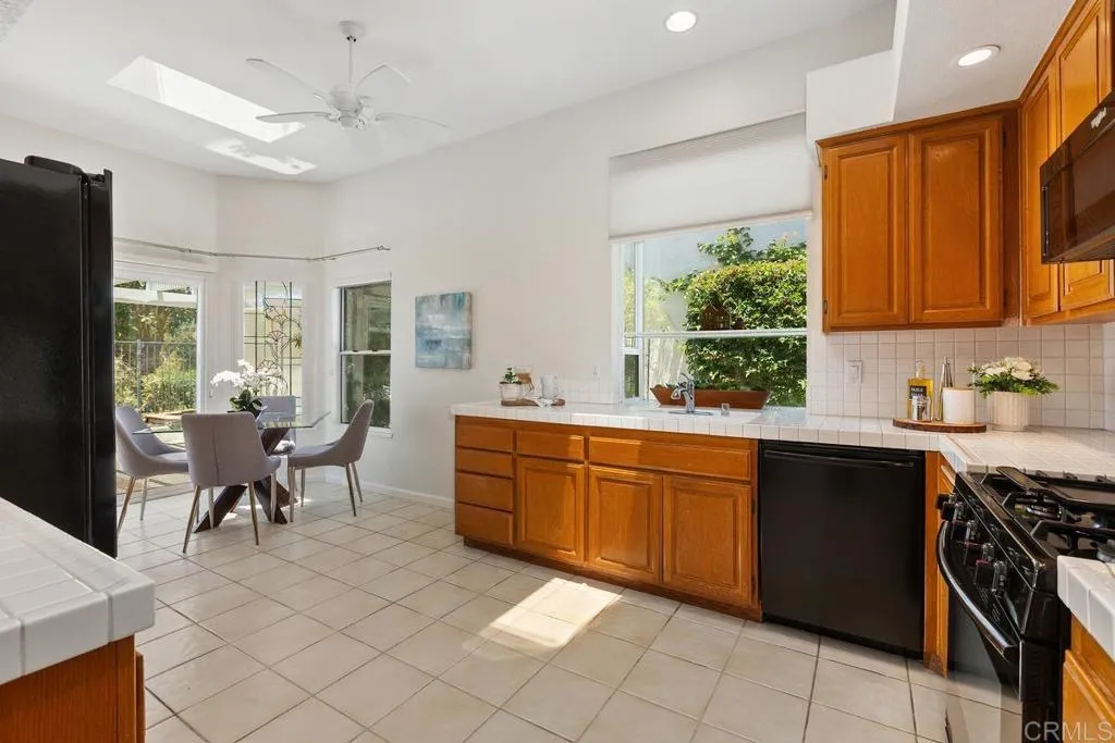 https://cdn.realtyfeed.com/cdn/127/306749079/3726cba650664d9ff886880f82789cca.webp