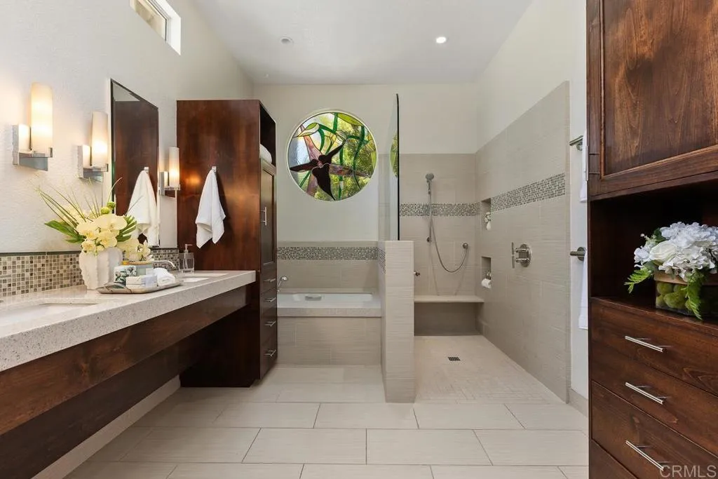 https://cdn.realtyfeed.com/cdn/127/306749079/bc728c008855b8f90878fe91f88f20d2.webp