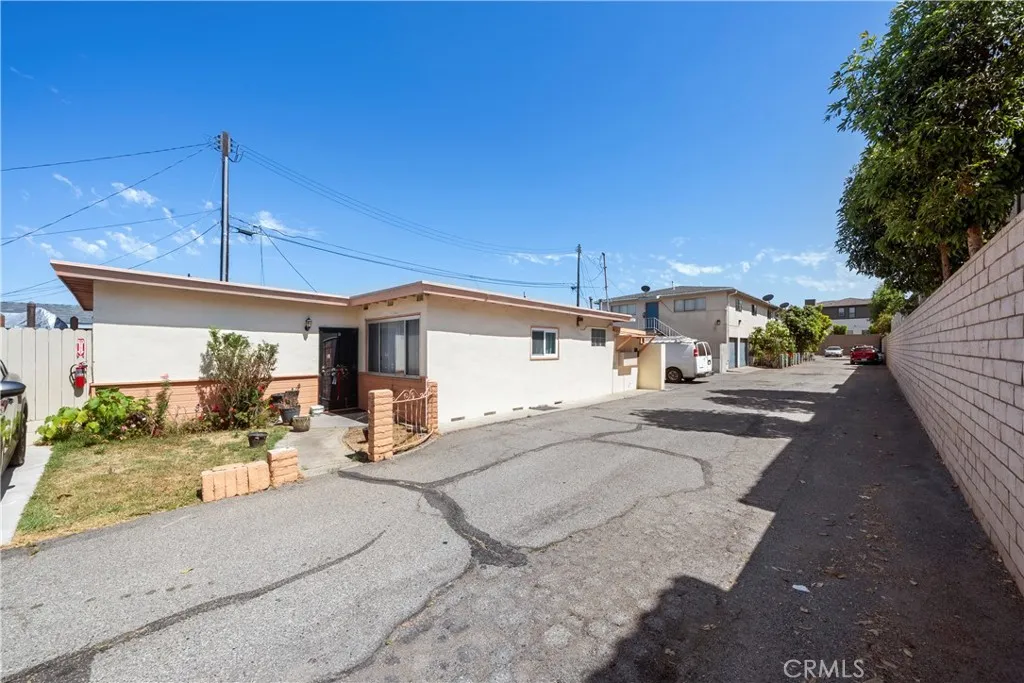 681 Victoria, Costa Mesa, CA 92627 - Photo 5 of 50, Costa Mesa, CA