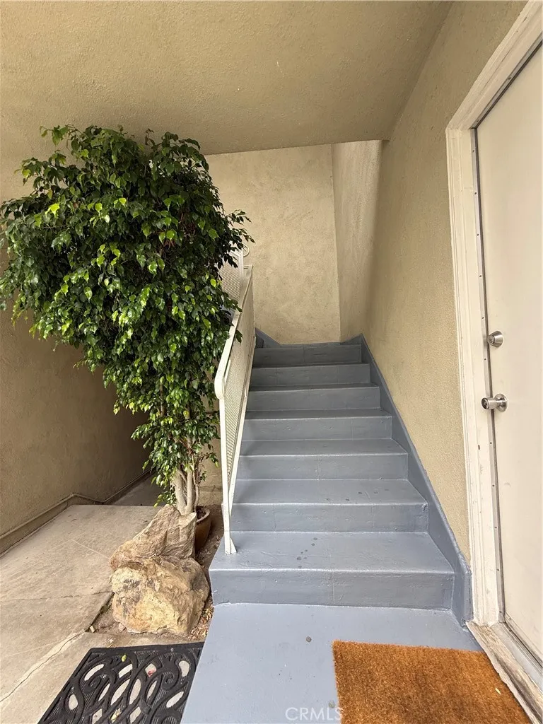 423 S Le Doux Rd Unit 10, Los Angeles, CA 90048 - Photo 3 of 18, Los Angeles, CA
