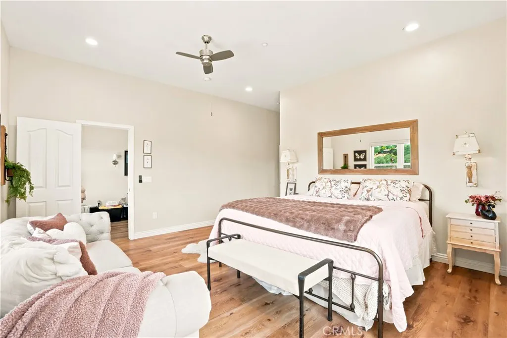 https://cdn.realtyfeed.com/cdn/127/306749117/43baaa8a4d7d8022f9dd191f071cd8a1.webp