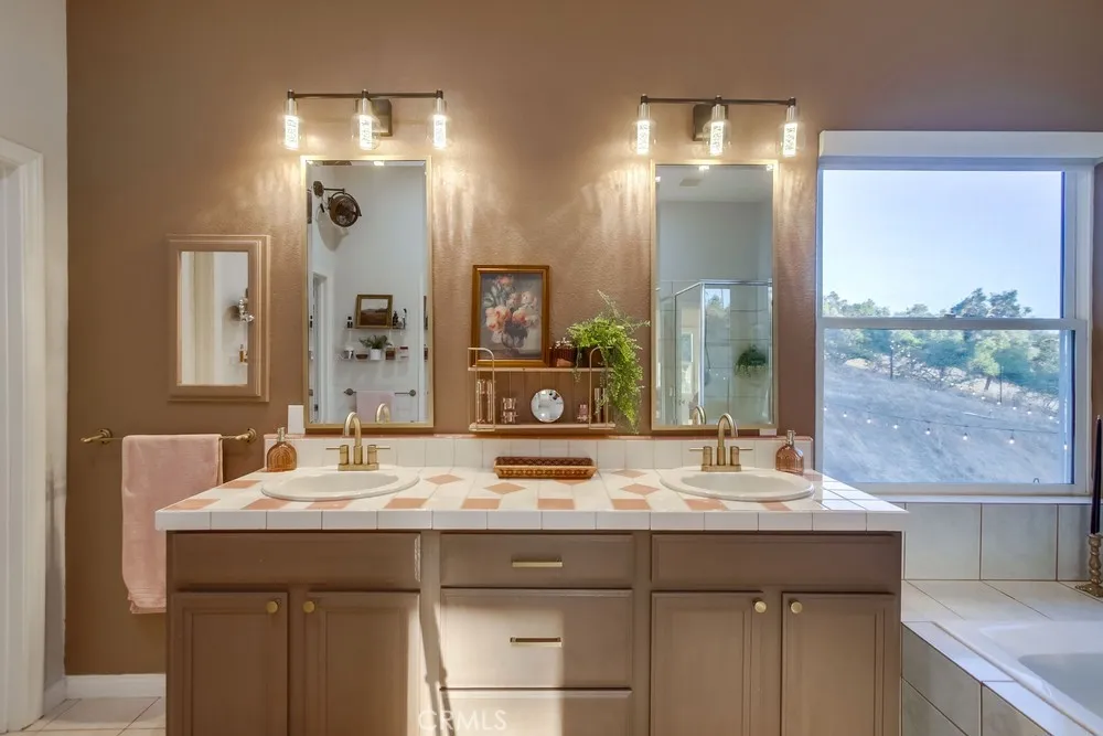 https://cdn.realtyfeed.com/cdn/127/306749117/80ab5ed9b5f9d3630ede5528f564e1c6.webp